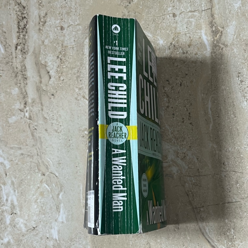 A Wanted Man - Lee Child paperback - Picture 2 of 3